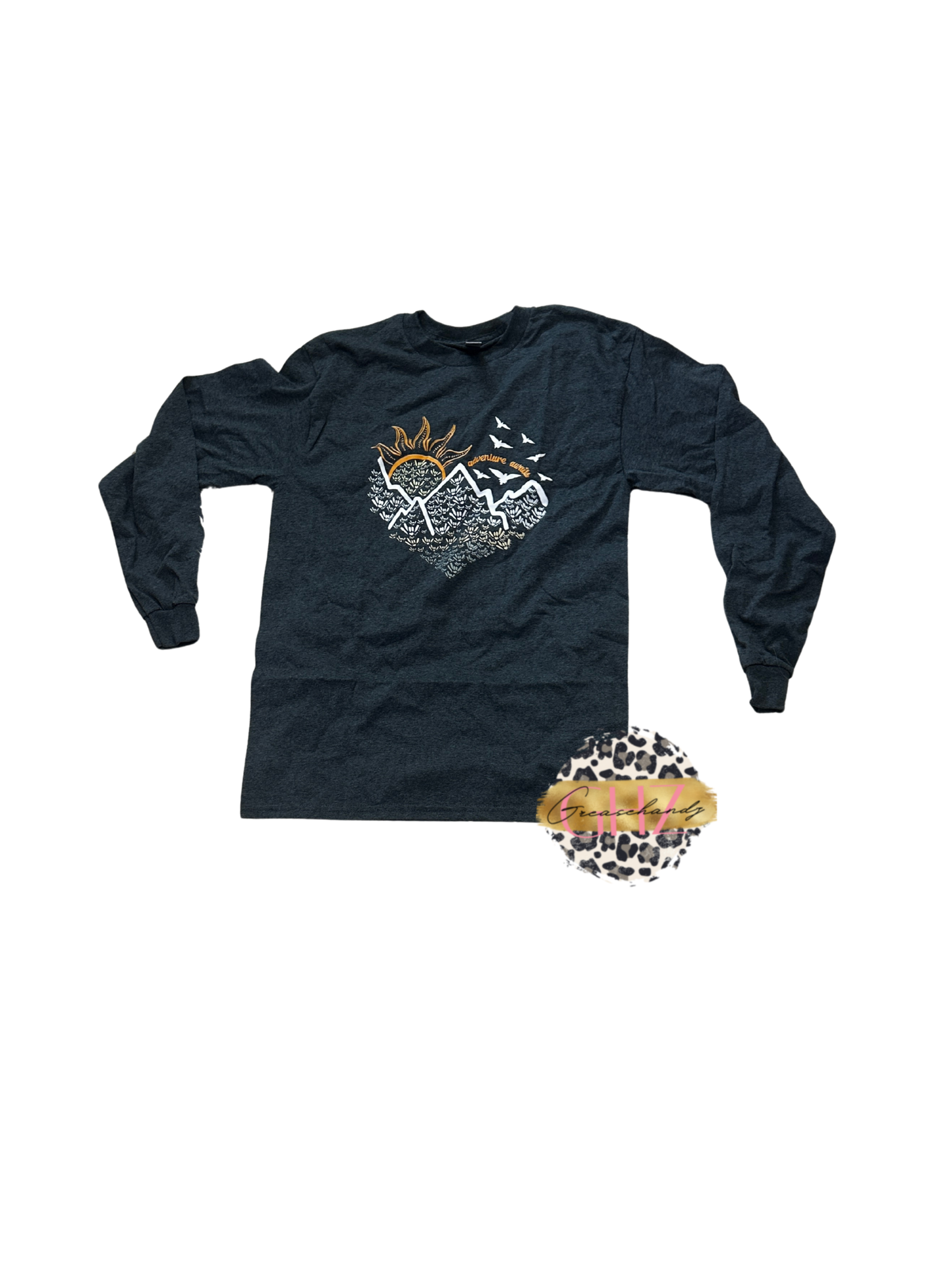 #141 Adventure await long sleeve (M)