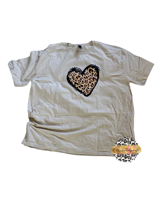 ( 3Xl)  Leopard heart Tshirt