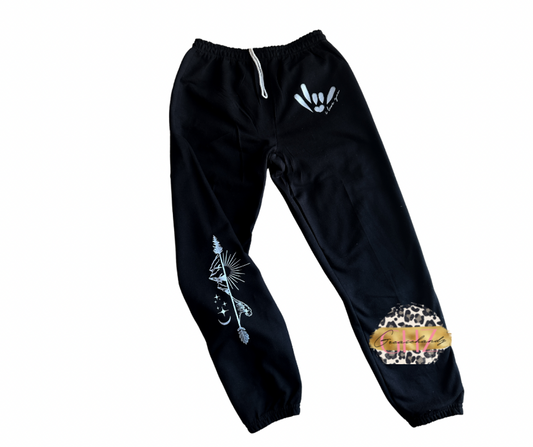 Wildness arrow with ILY ASL sweatpant