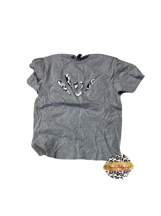 #66 black and white flowers ily asl tshirt L